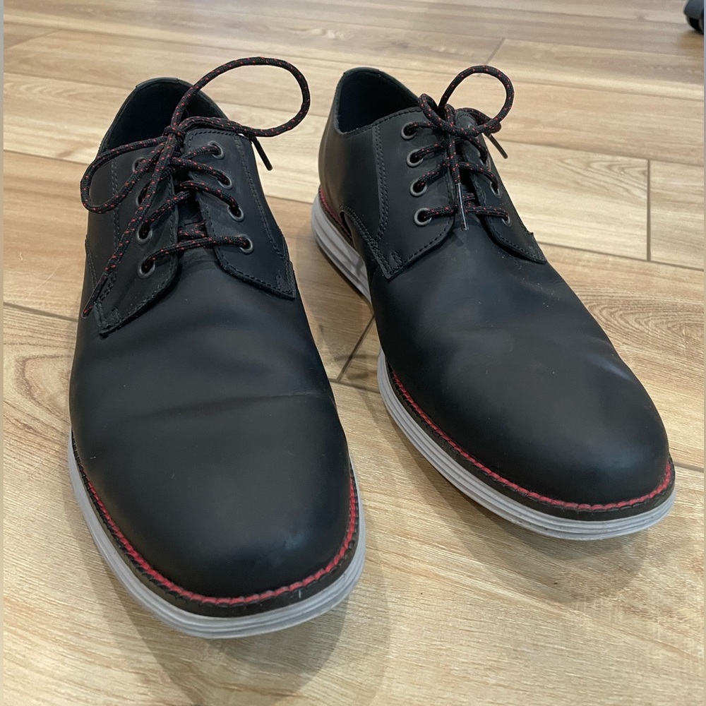 Men’s black/red Cole Haan dress shoes sz. 11